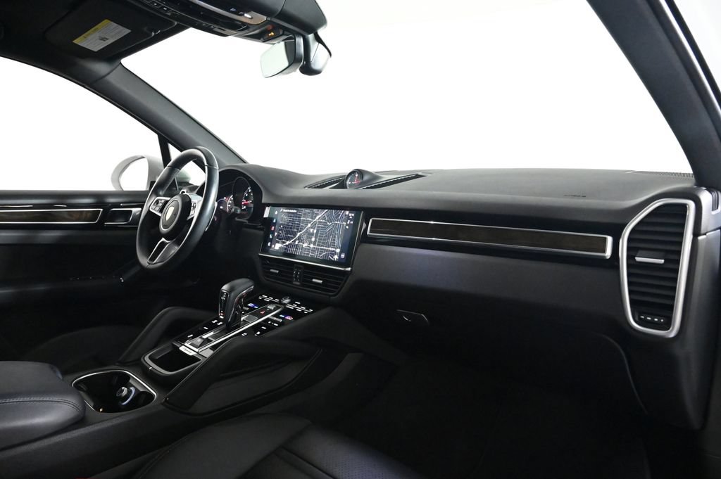 Certified 2023 Porsche Cayenne AWD/4WD image 16