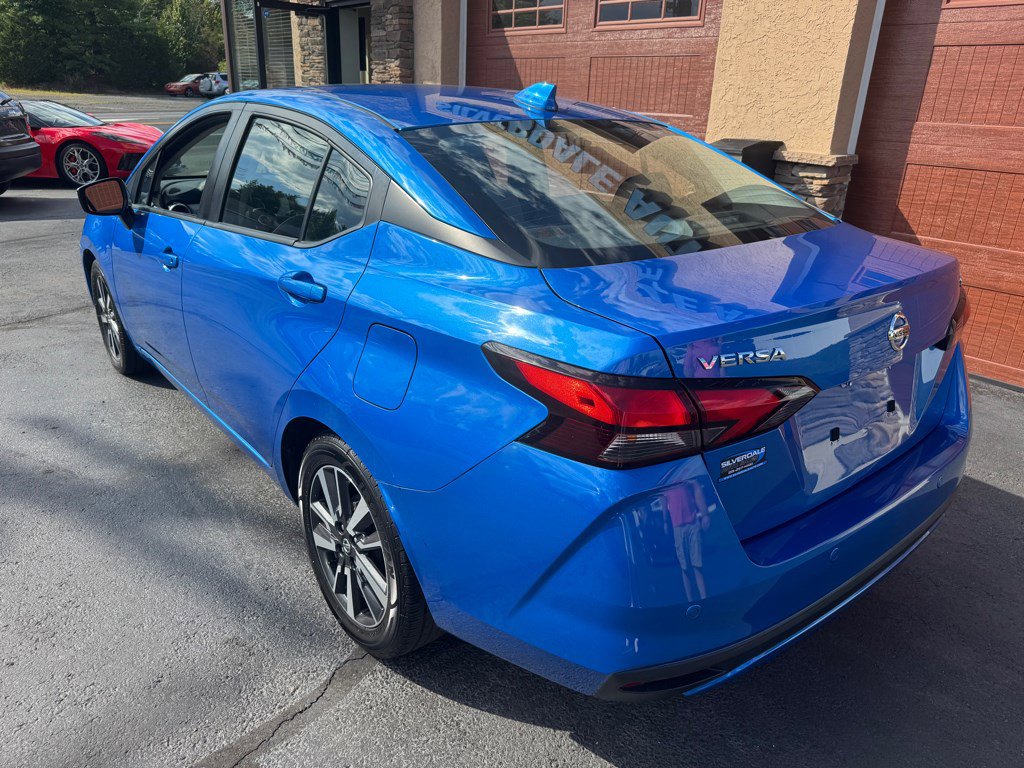 Used 2021 Nissan Versa SV image 5