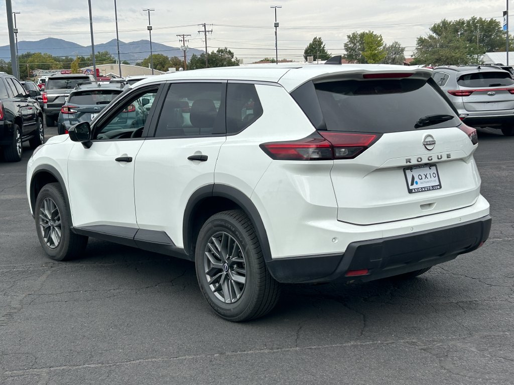 Used 2024 Nissan Rogue S FWD image 5