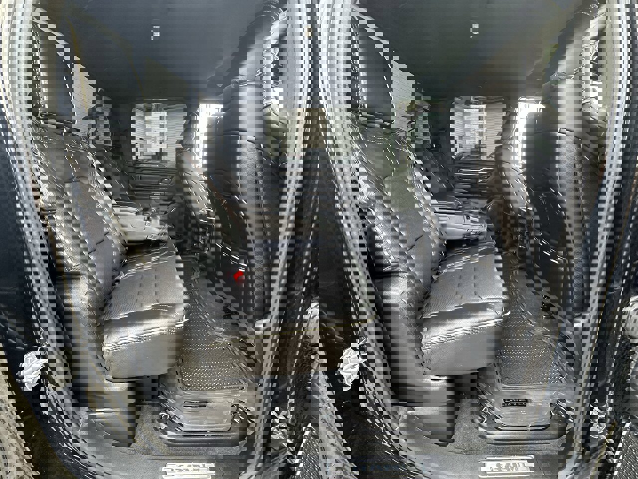 Used 2022 RAM 1500 Limited w/ Body-Colour Bumper Group image 8