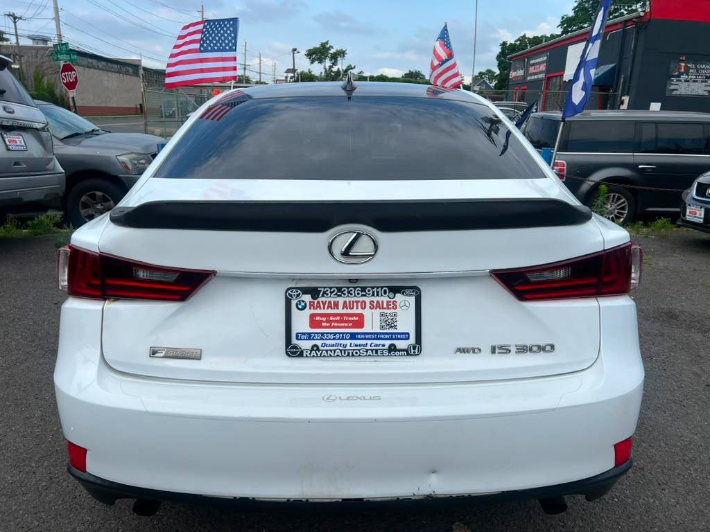 Used 2016 Lexus IS 300 AWD image 9