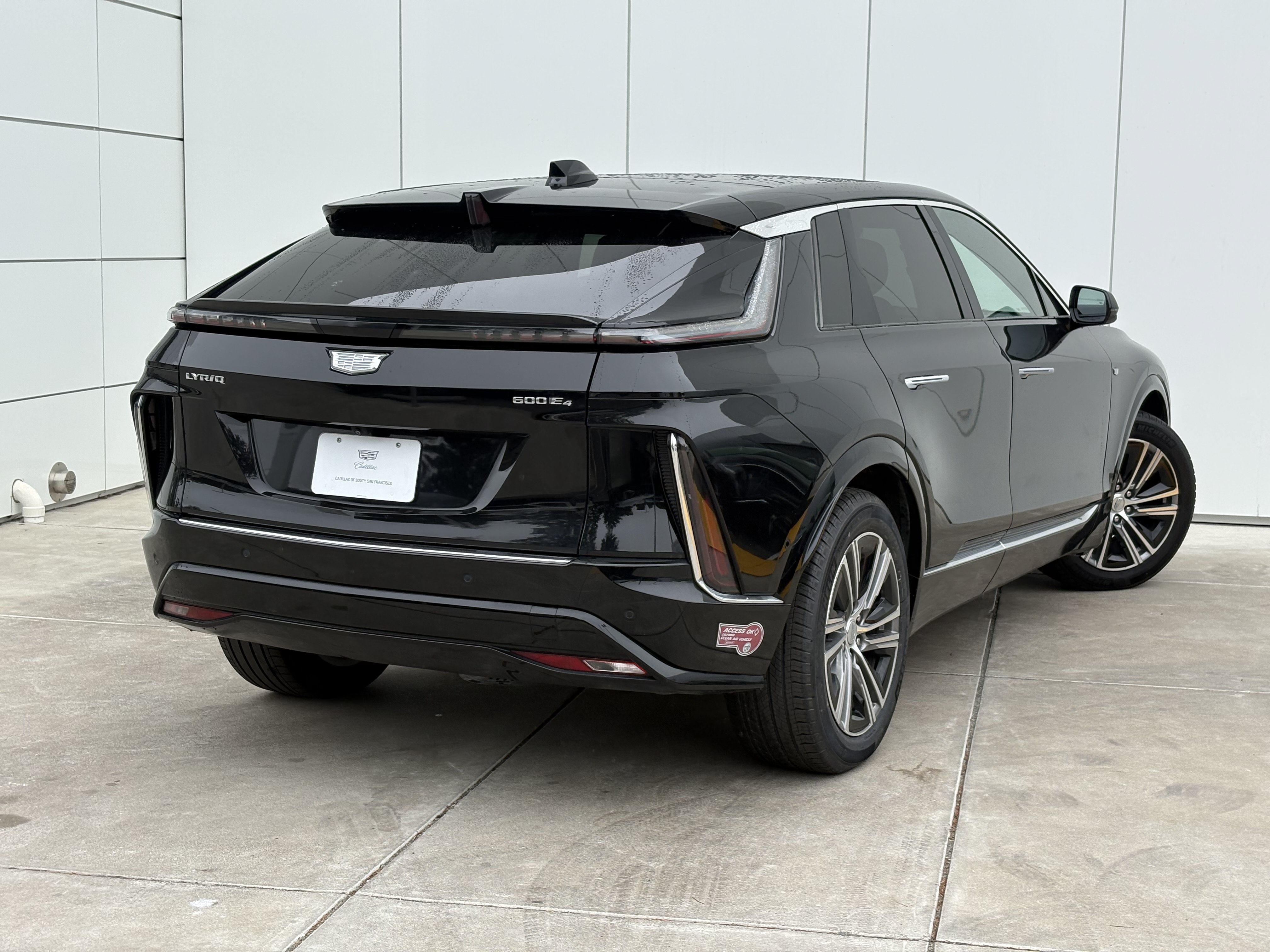 Certified 2024 Cadillac Lyriq Luxury w/ LPO, Floor Liner Package AWD/4WD image 7