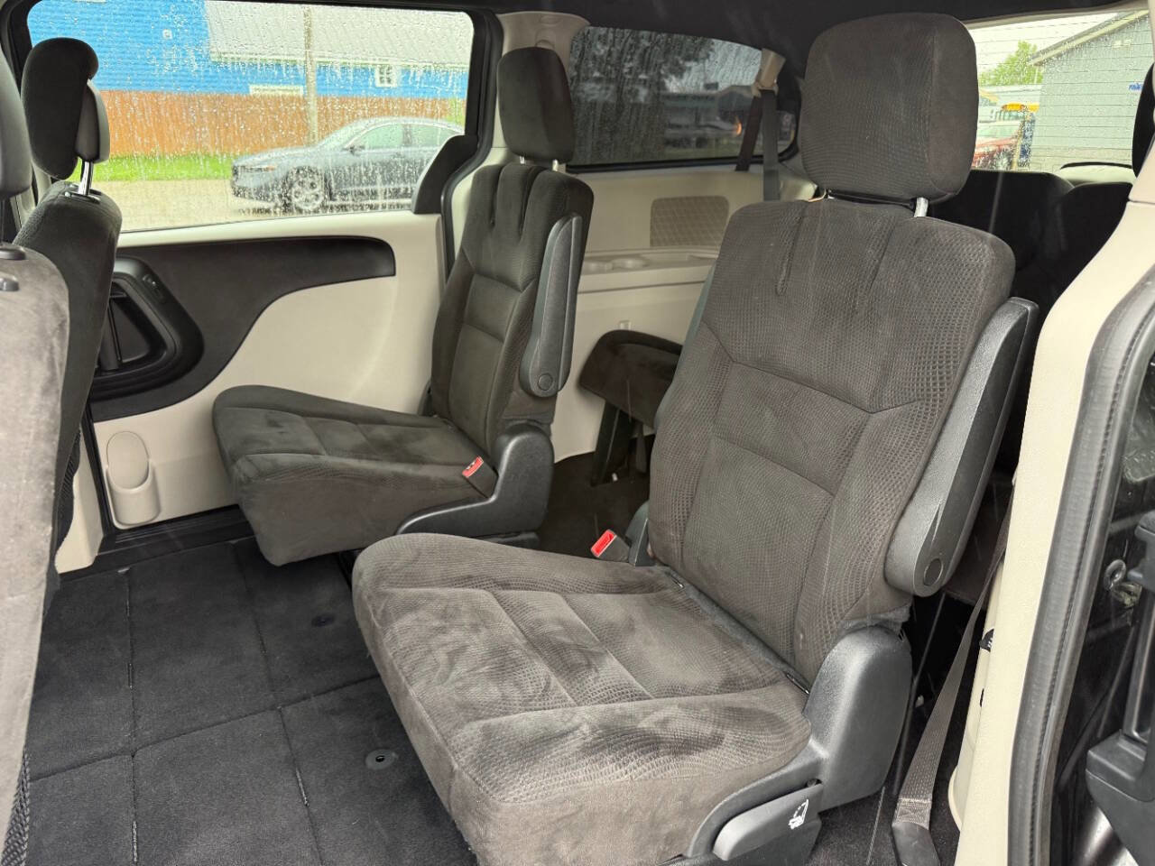 Used 2016 Dodge Grand Caravan SE FWD image 21