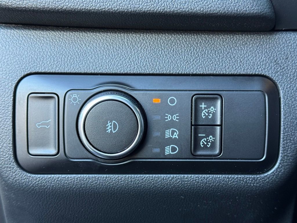 Used 2022 Ford Escape Titanium w/ Class II Trailer Tow Package image 19