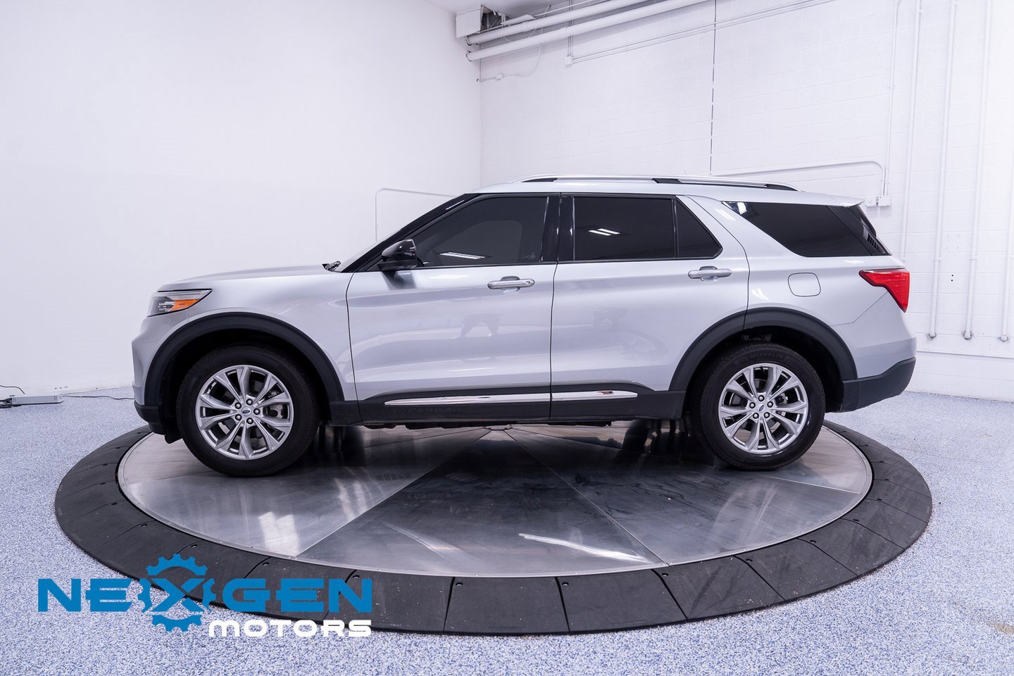 Used 2023 Ford Explorer Limited image 33