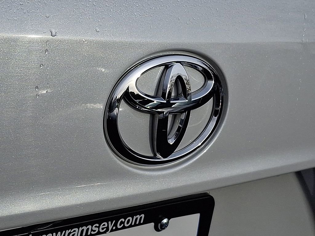 Used 2024 Toyota Highlander XLE image 31