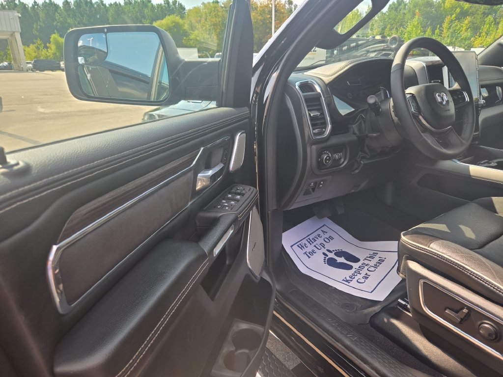 Used 2025 RAM 1500 Laramie AWD/4WD image 6