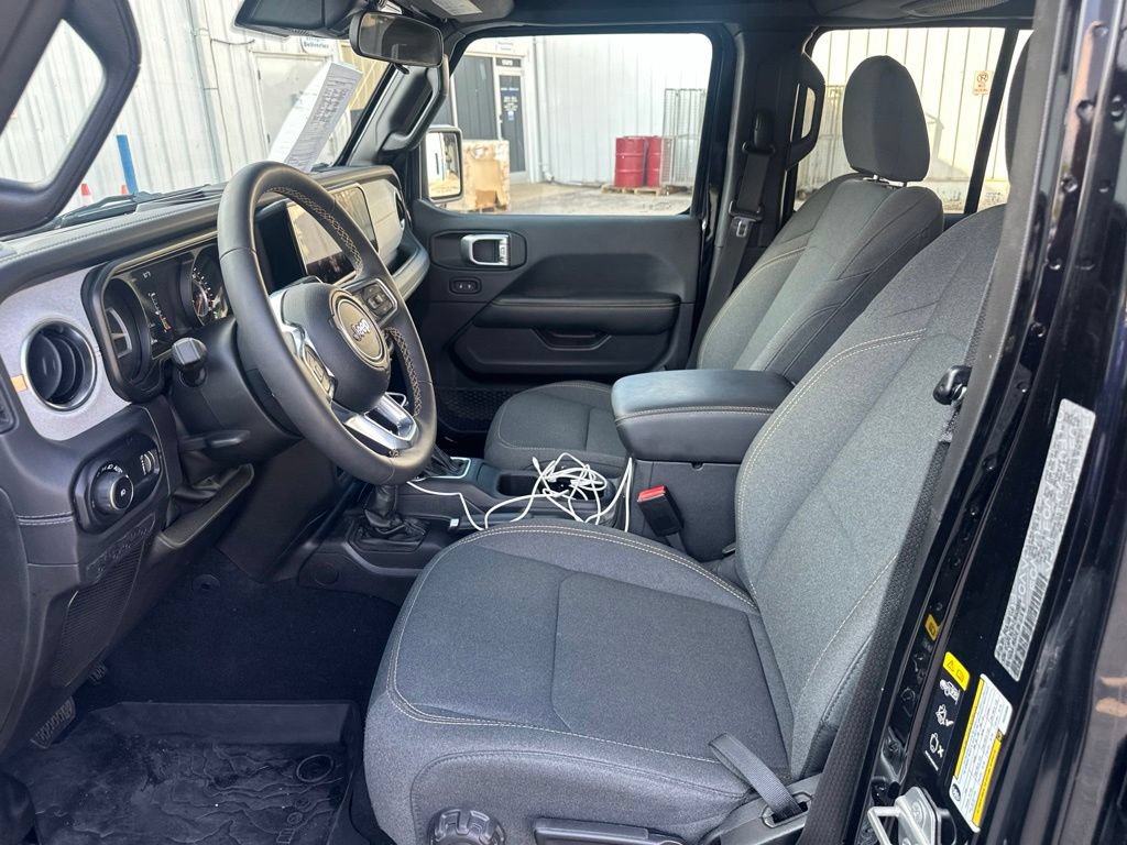 Used 2024 Jeep Wrangler Unlimited Sahara w/ Safety Group AWD/4WD image 6