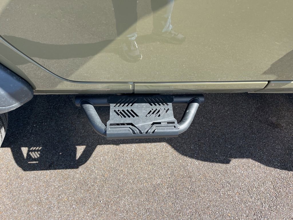 Used 2025 Jeep Wrangler Sport image 44