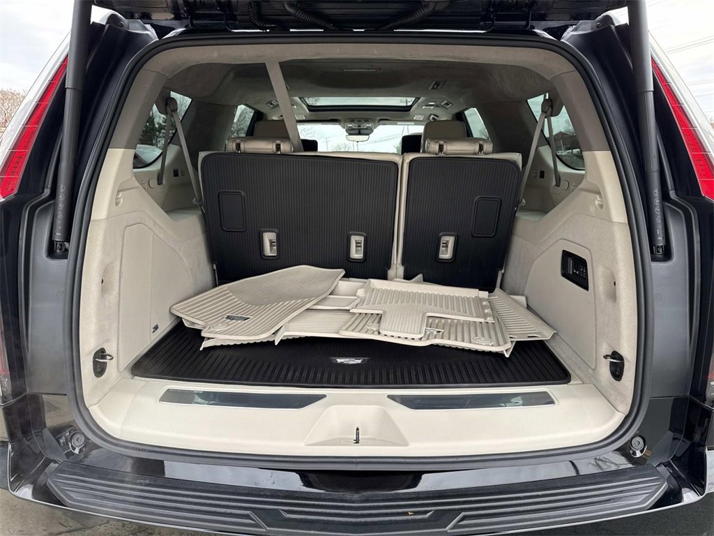 Used 2022 Cadillac Escalade ESV Premium Luxury Platinum image 14