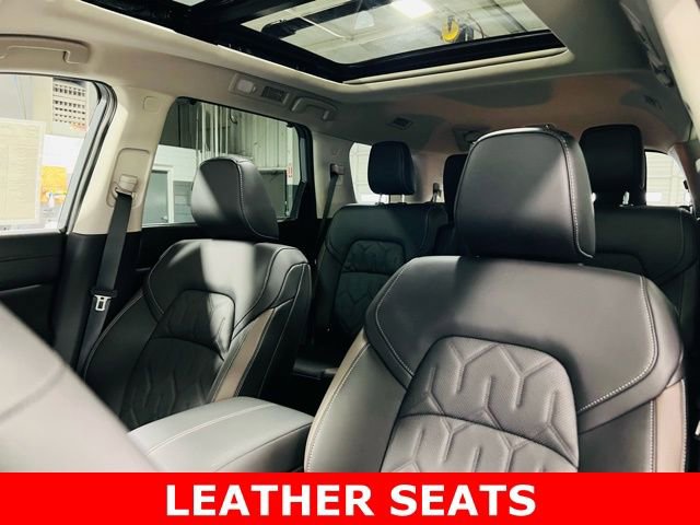 New 2026 Nissan Pathfinder Platinum image 3