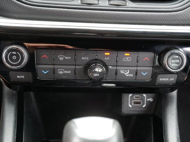 Used 2024 Jeep Compass Trailhawk AWD/4WD image 30