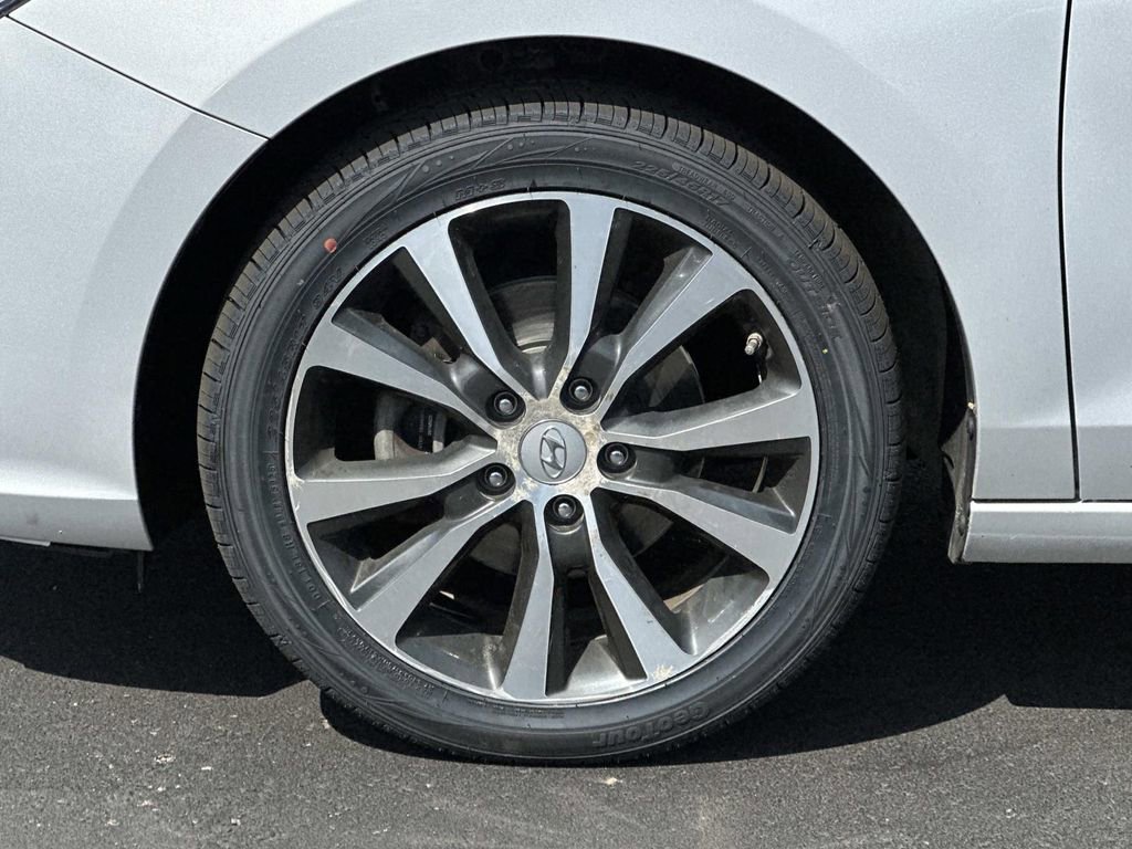 Used 2019 Hyundai Elantra GT FWD image 9