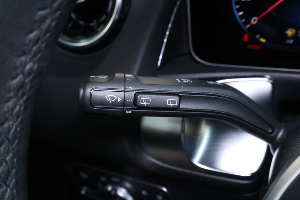 Used 2020 Mercedes-Benz GLB 250 4MATIC image 26