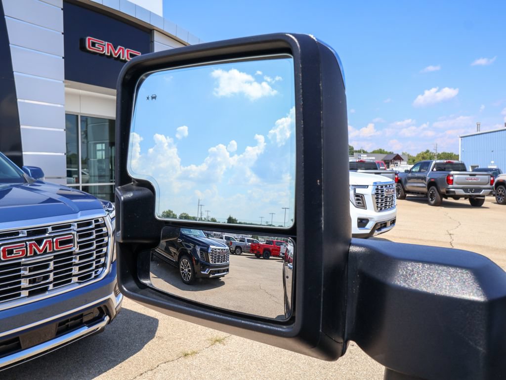 Used 2022 GMC Sierra 3500 Denali w/ Denali Ultimate Package AWD/4WD image 29