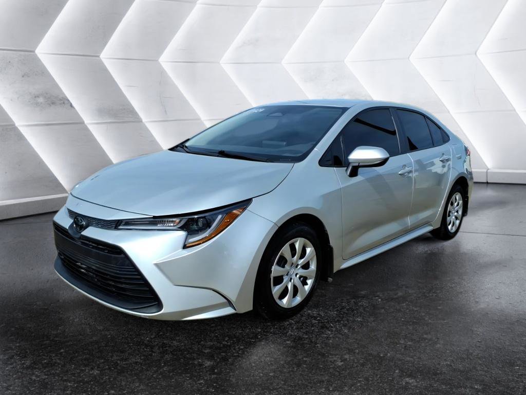 Used 2024 Toyota Corolla LE FWD image 1