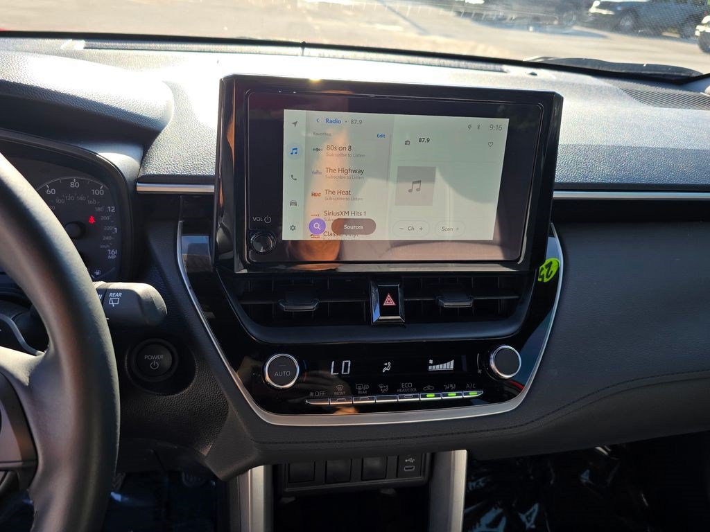 Used 2025 Toyota Corolla Cross AWD Hybrid w/ Moonroof Package image 21