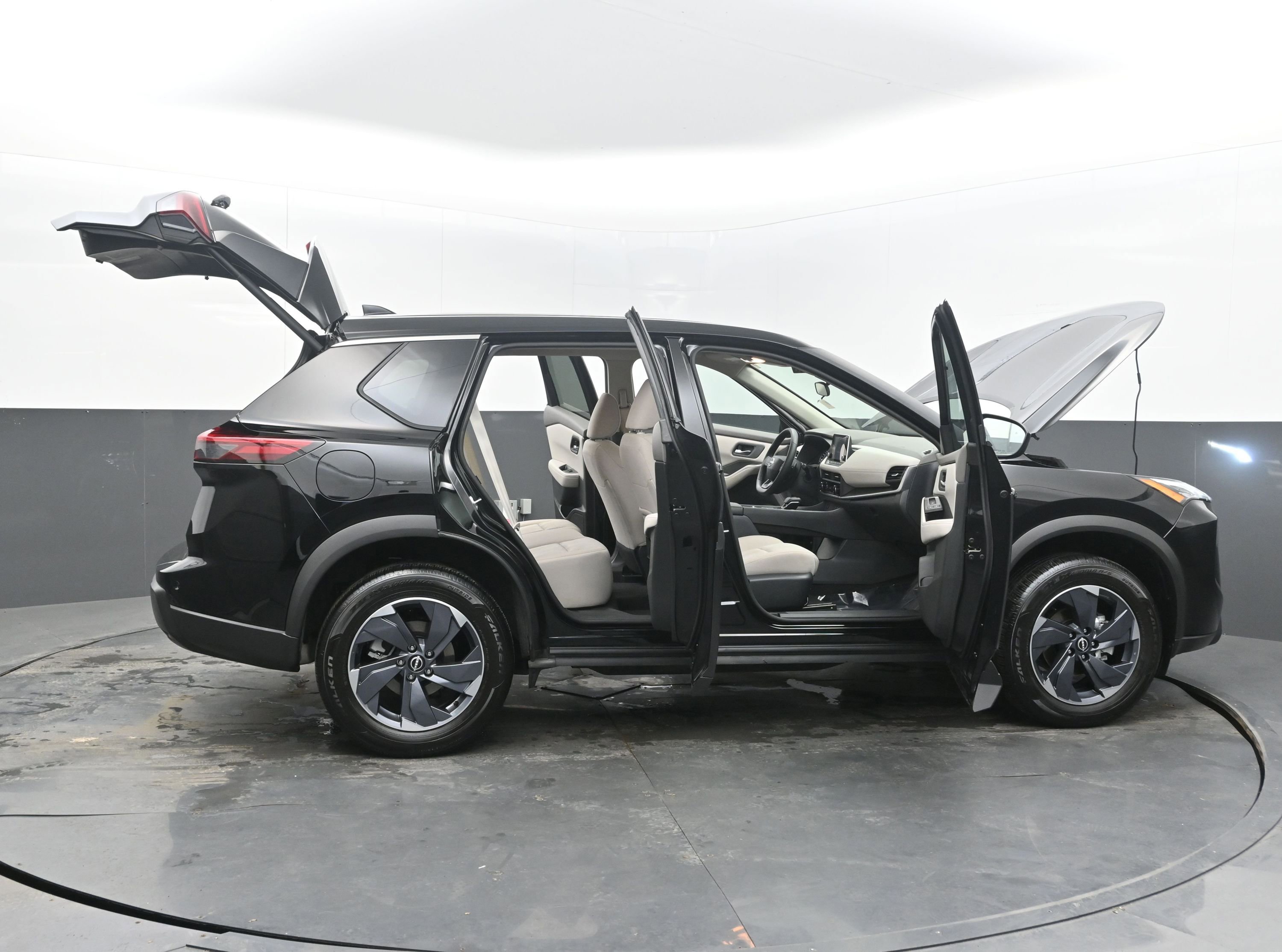 Used 2025 Nissan Rogue SV image 47