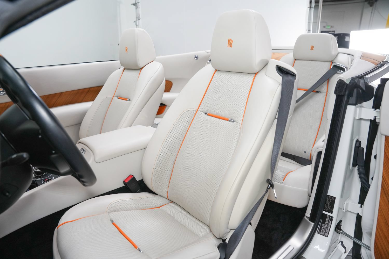 Used 2017 Rolls-Royce Dawn RWD image 34