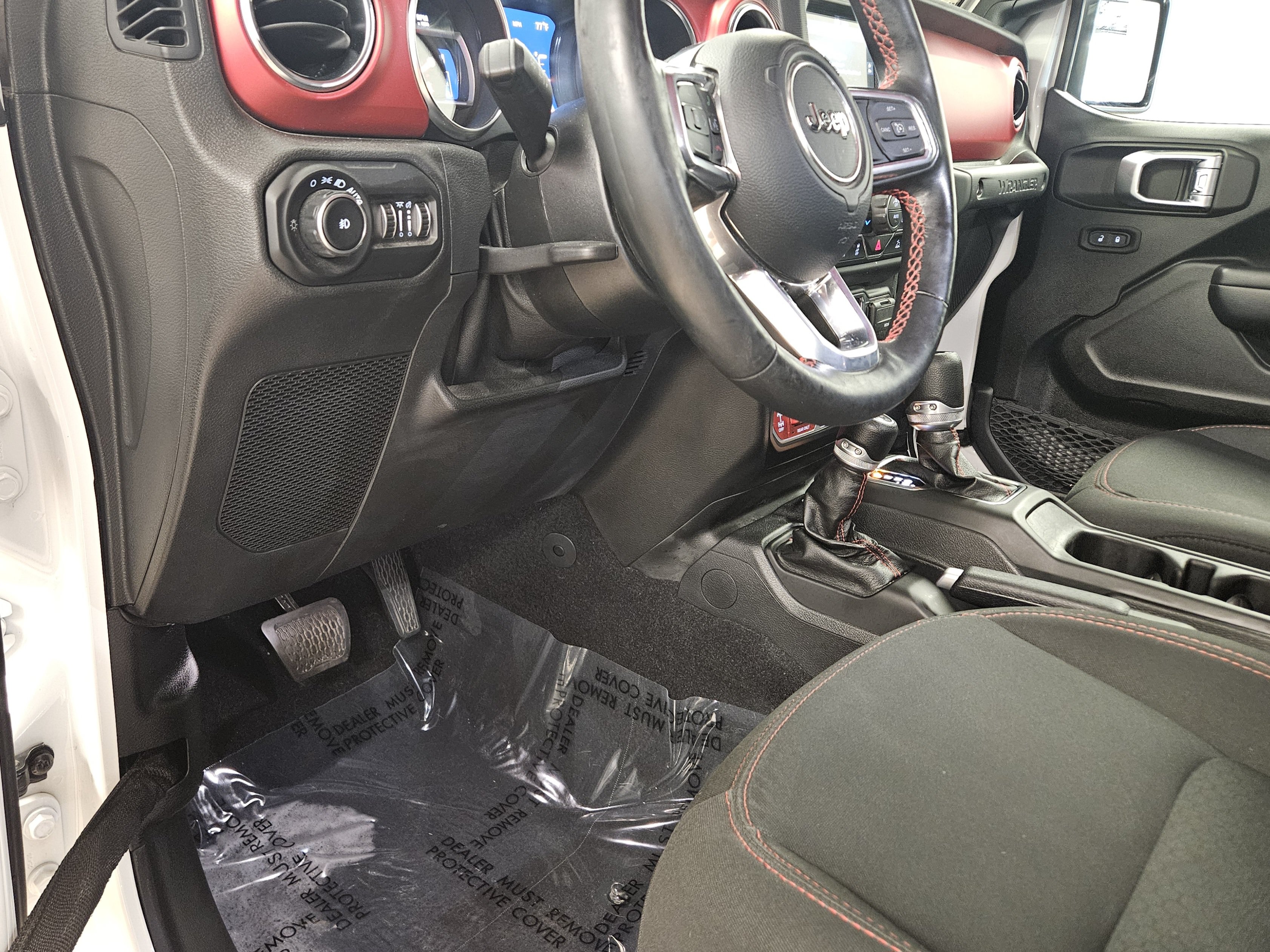 Used 2021 Jeep Wrangler Unlimited Rubicon w/ Cold Weather Group AWD/4WD image 27