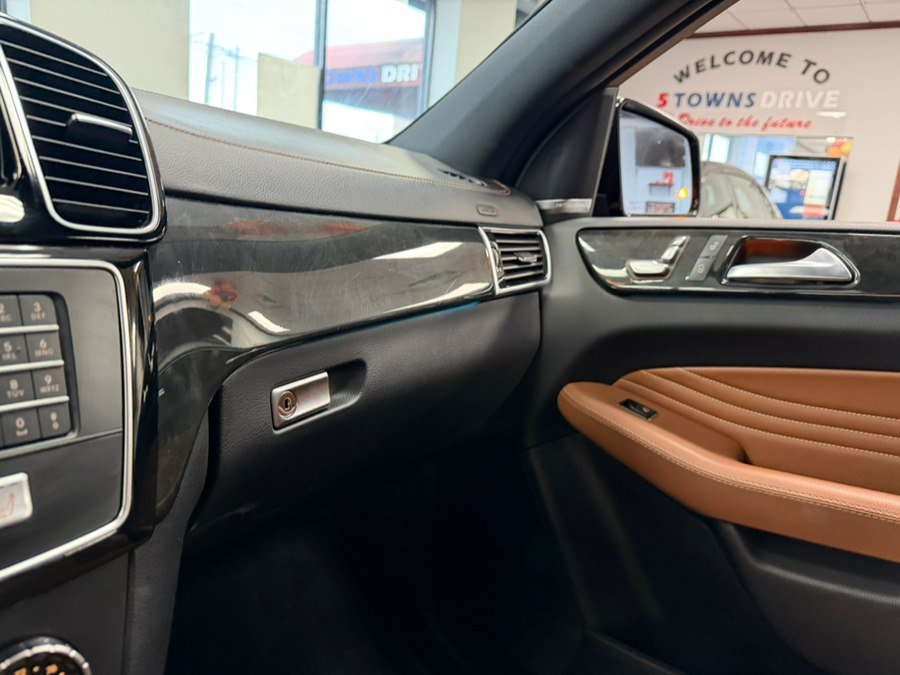 Used 2017 Mercedes-Benz GLE 43 AMG 4MATIC Coupe w/ Parking Assist Package image 66