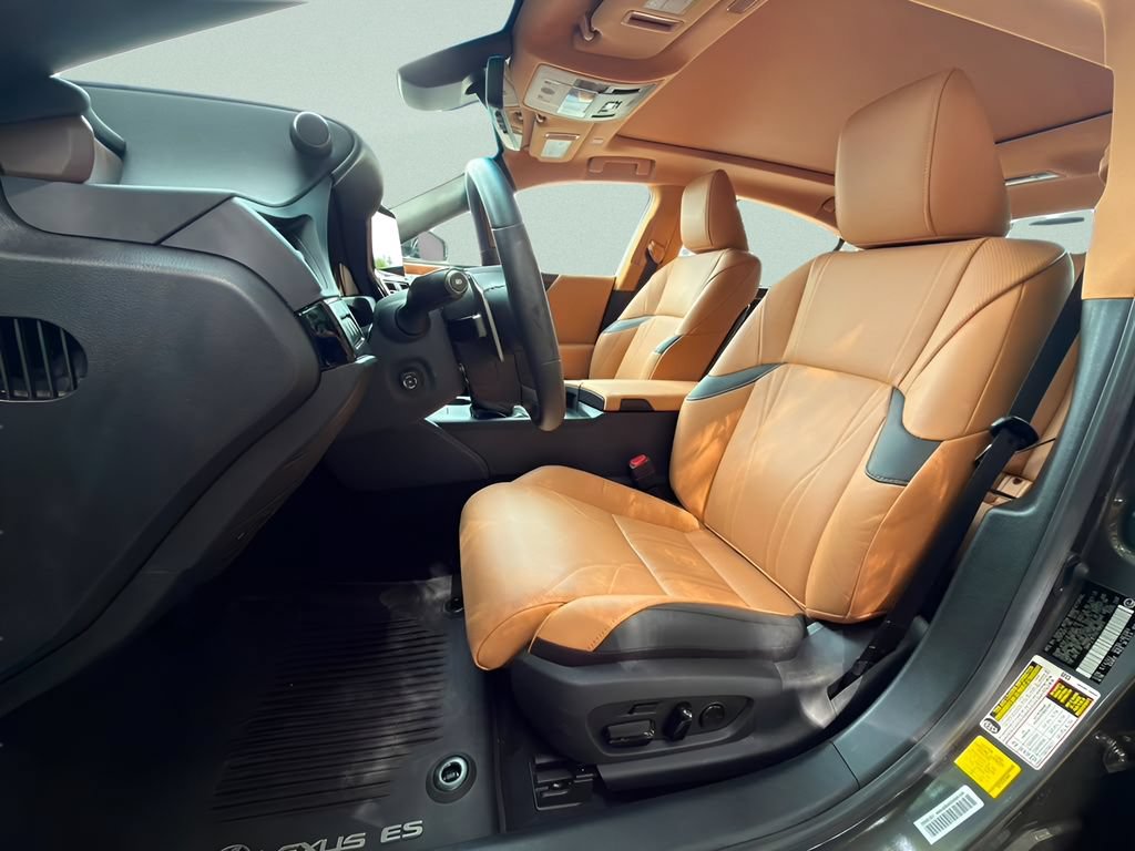 Used 2025 Lexus ES 350 Ultra Luxury FWD image 10