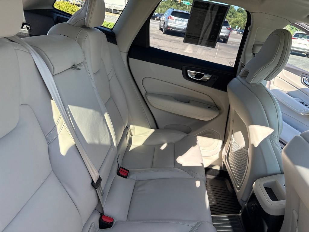 Certified 2025 Volvo XC60 T8 Ultra AWD/4WD image 39