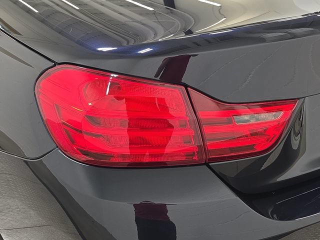 Used 2016 BMW M4 Convertible RWD image 29