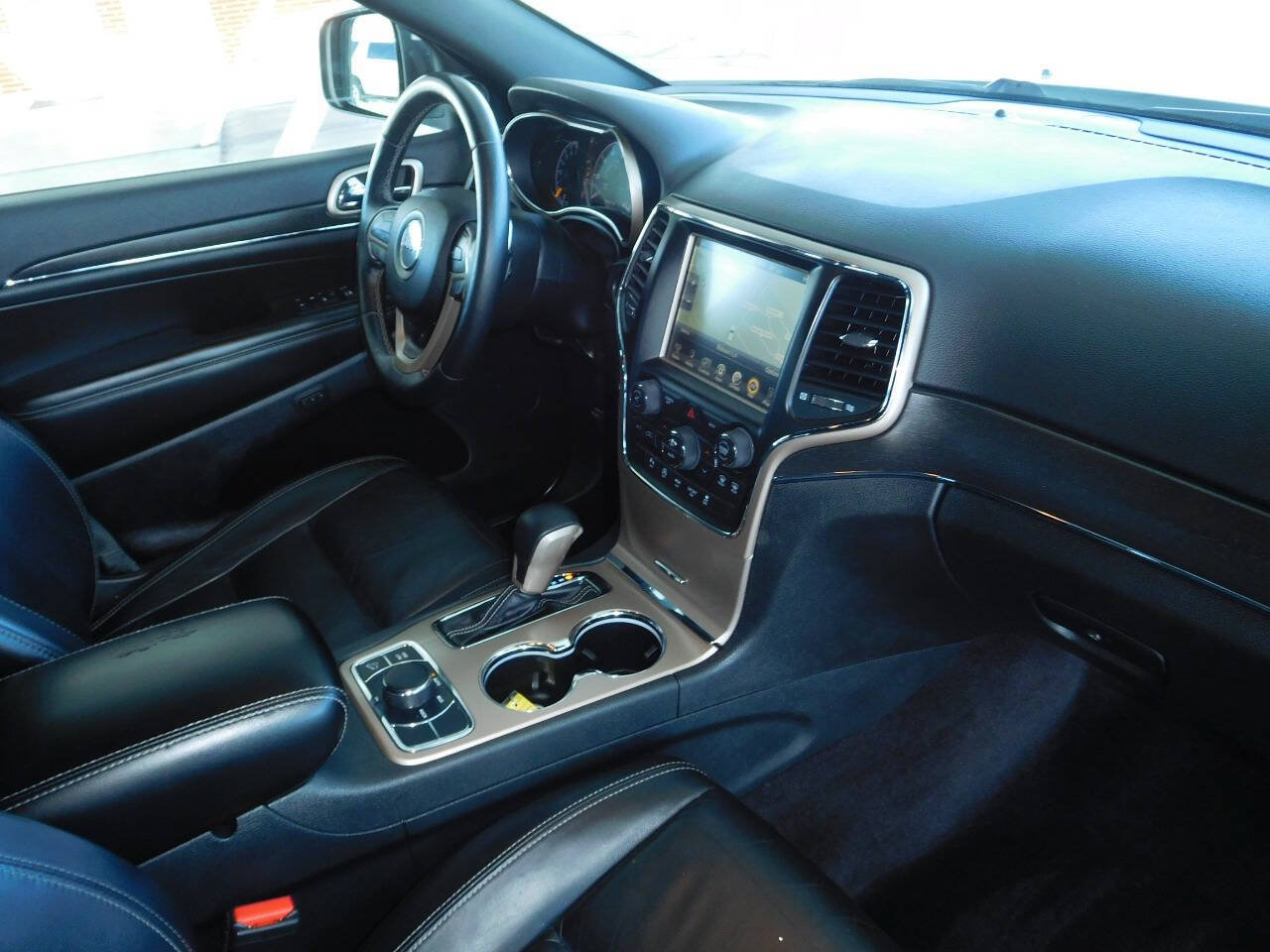Used 2017 Jeep Grand Cherokee Limited AWD/4WD image 15