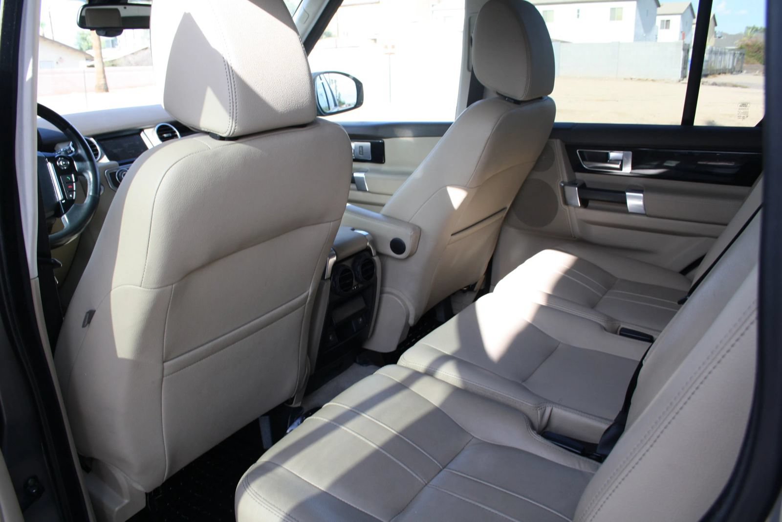 Used 2016 Land Rover LR4 HSE AWD/4WD image 17