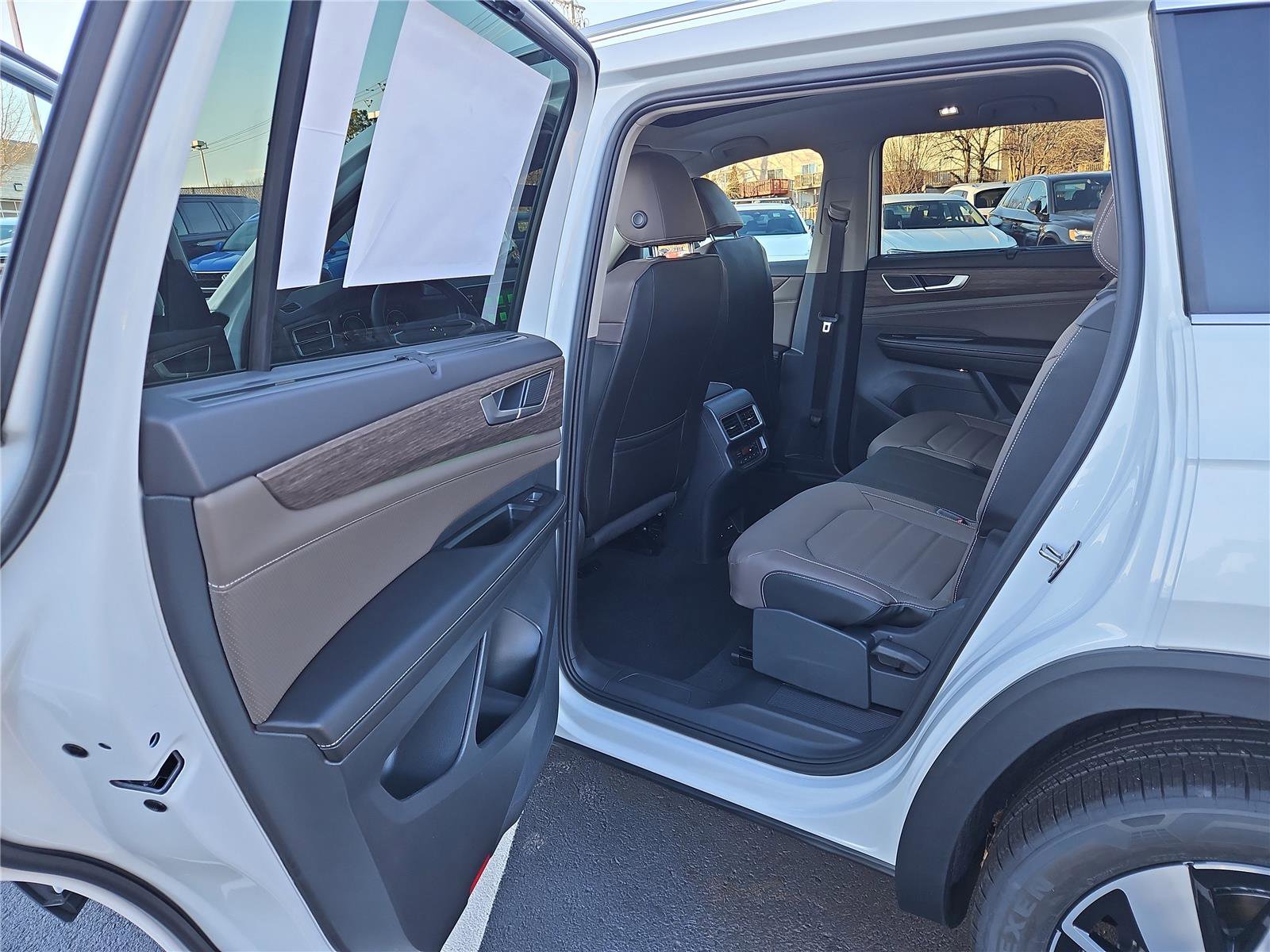 New 2026 Volkswagen Atlas SEL image 23