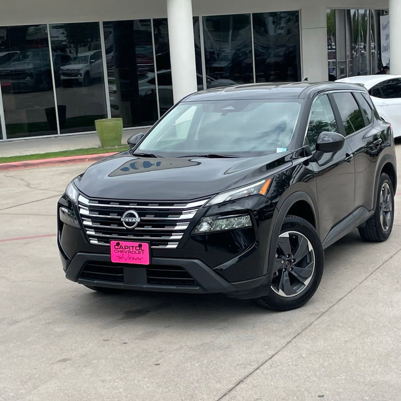 Used 2024 Nissan Rogue SV FWD image 10