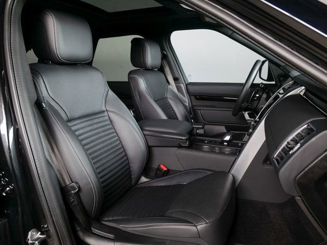 Used 2025 Land Rover Discovery S AWD/4WD image 3