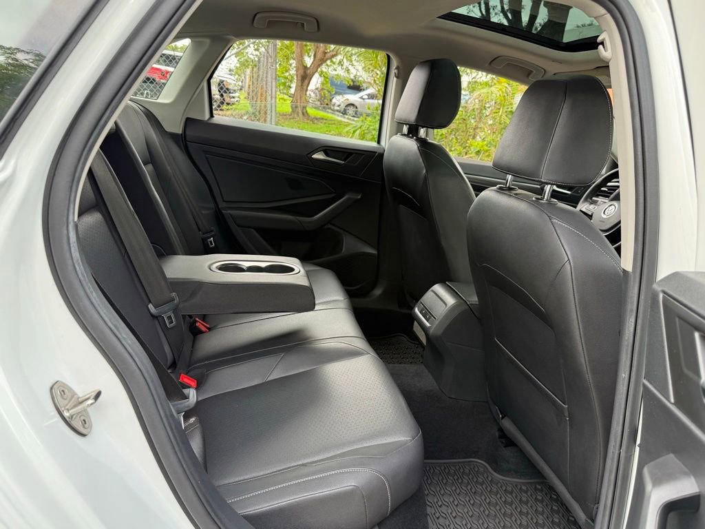 Used 2019 Volkswagen Jetta SEL w/ Cold Weather Package FWD image 36