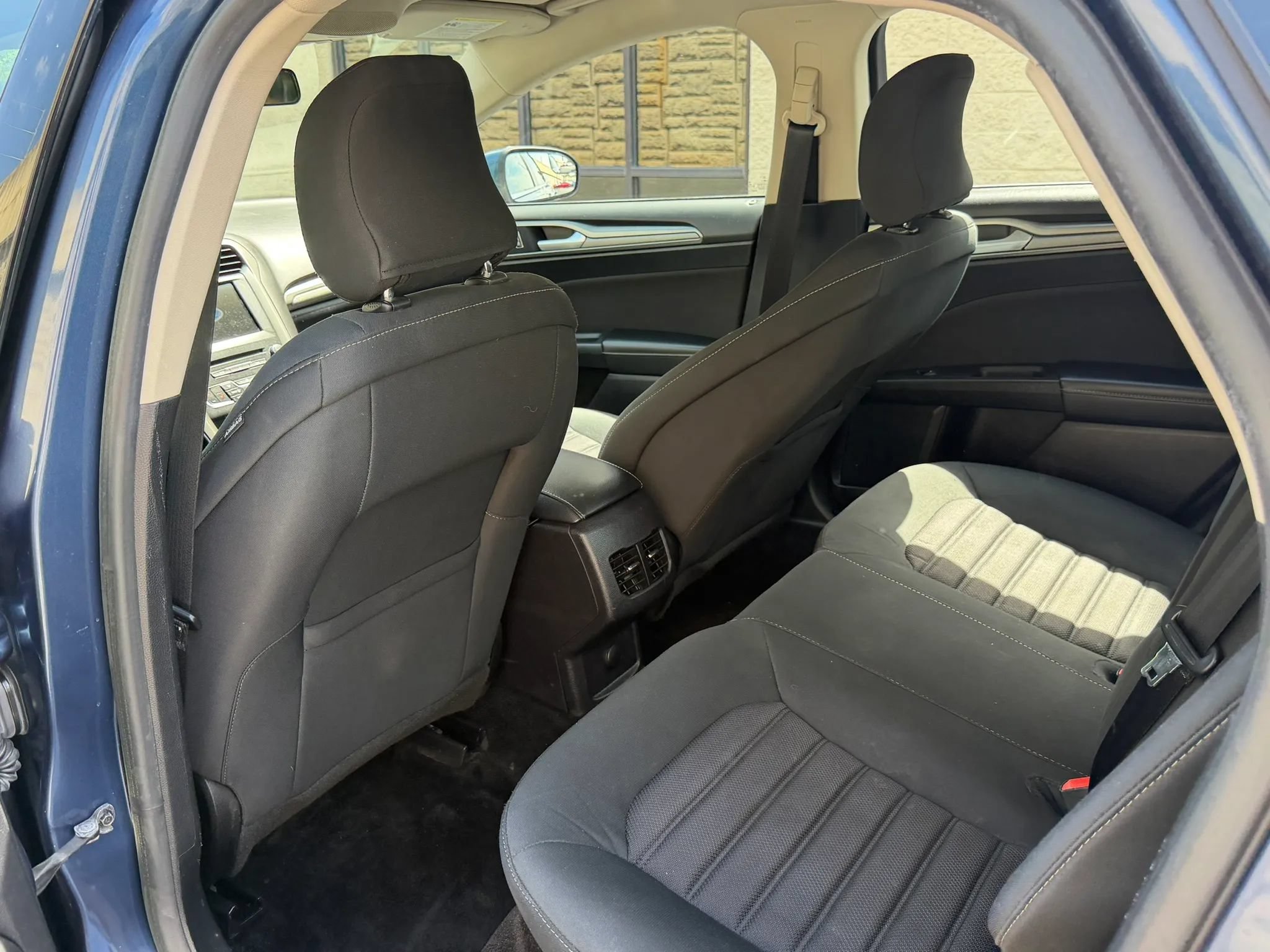 Used 2018 Ford Fusion SE w/ Fusion SE Technology Package FWD image 31