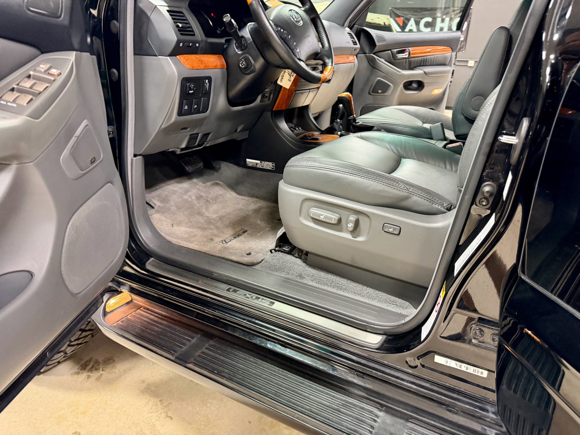 Used 2003 Lexus GX 470 AWD/4WD image 24