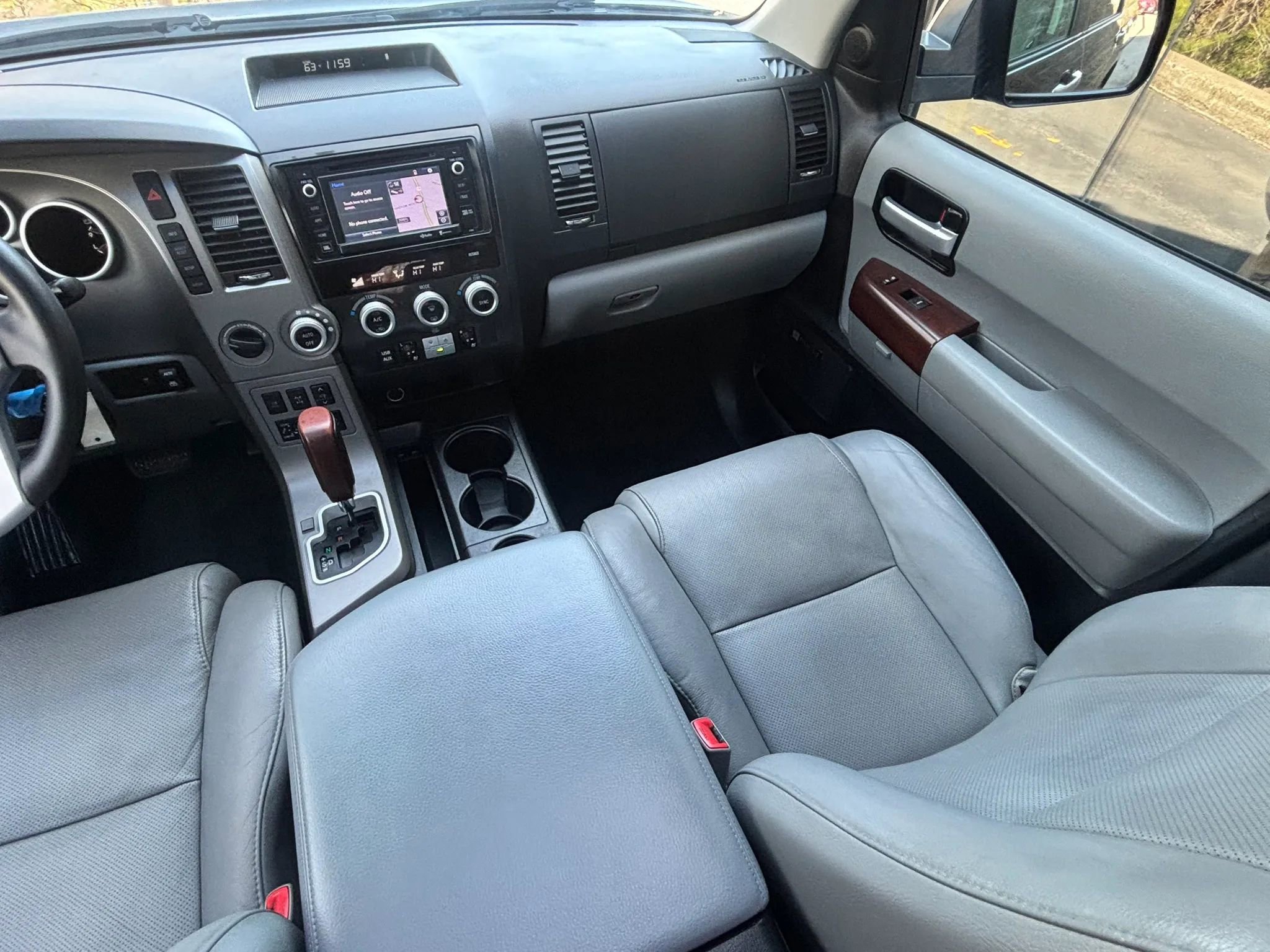 Used 2014 Toyota Sequoia Platinum AWD/4WD image 29