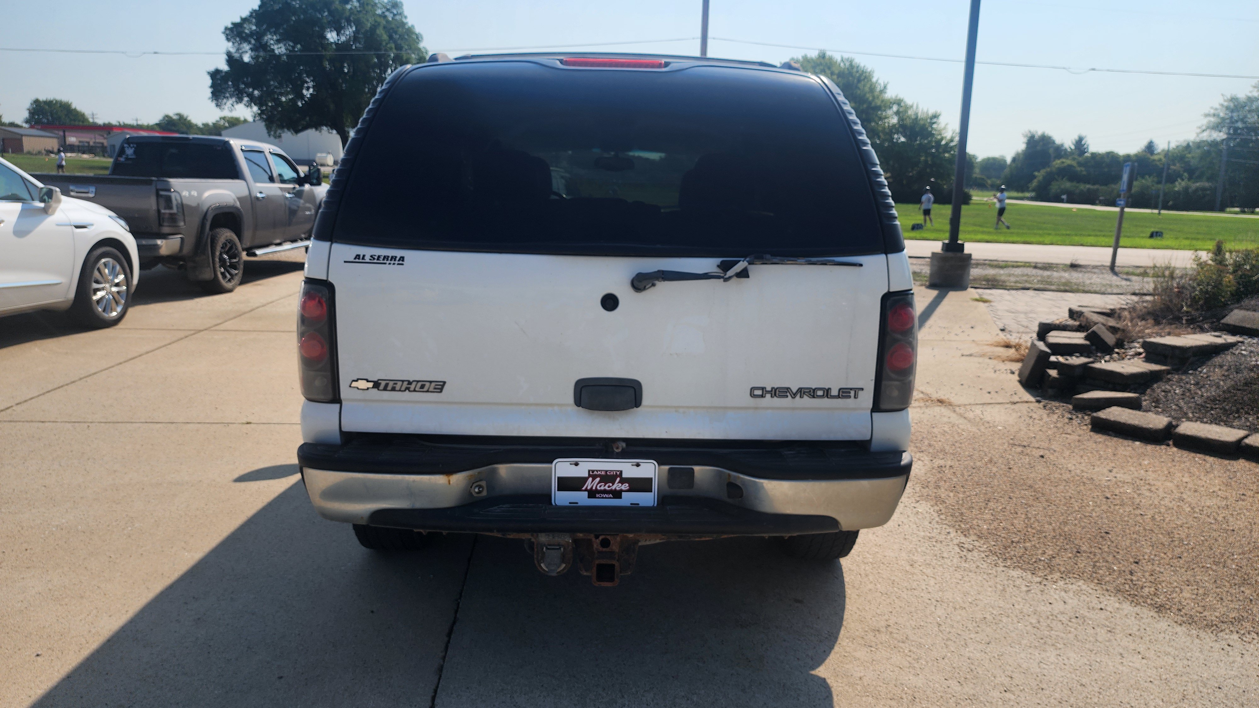 Used 2004 Chevrolet Tahoe LS w/ Preferred Equipment Group AWD/4WD image 5