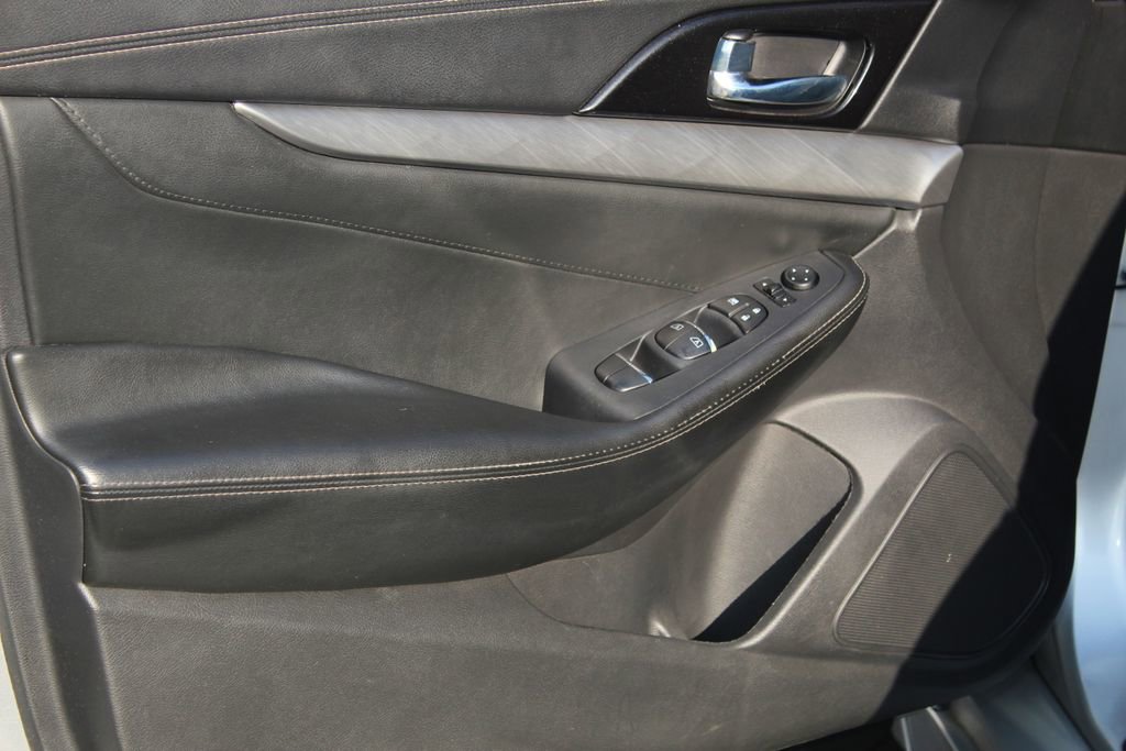 Used 2018 Nissan Maxima 3.5 SL FWD image 19