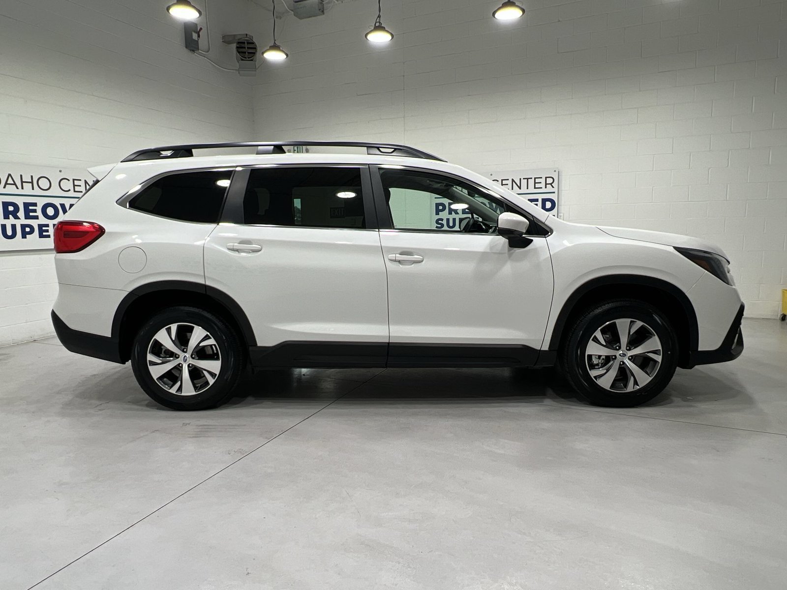 Used 2025 Subaru Ascent Premium AWD/4WD image 9