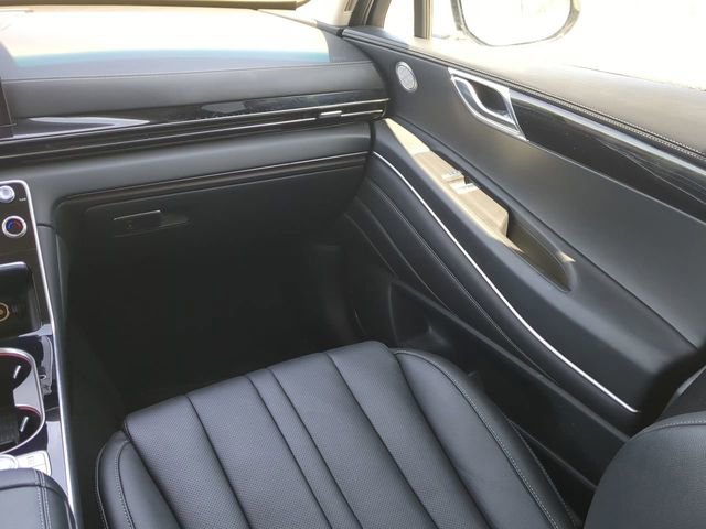 Used 2025 Genesis GV80 2.5T Standard AWD/4WD image 17
