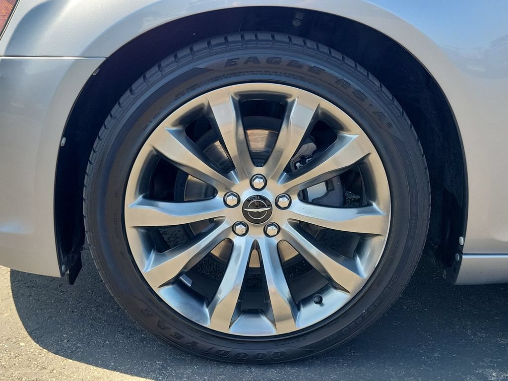 Used 2014 Chrysler 300 S RWD image 33