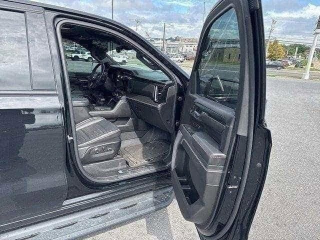 Used 2022 GMC Sierra 1500 AT4X image 26