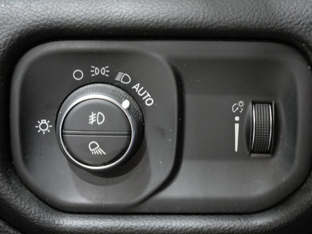 Used 2023 RAM 1500 Big Horn AWD/4WD image 12