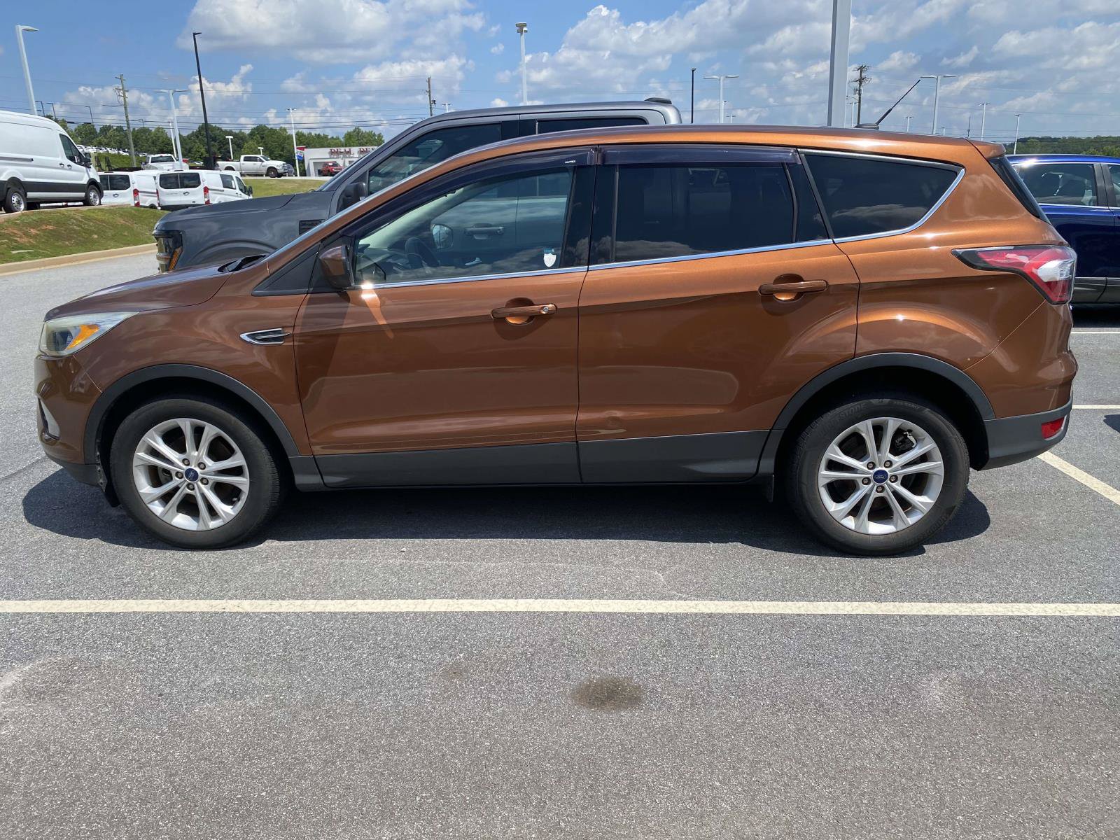 Used 2017 Ford Escape SE FWD image 4