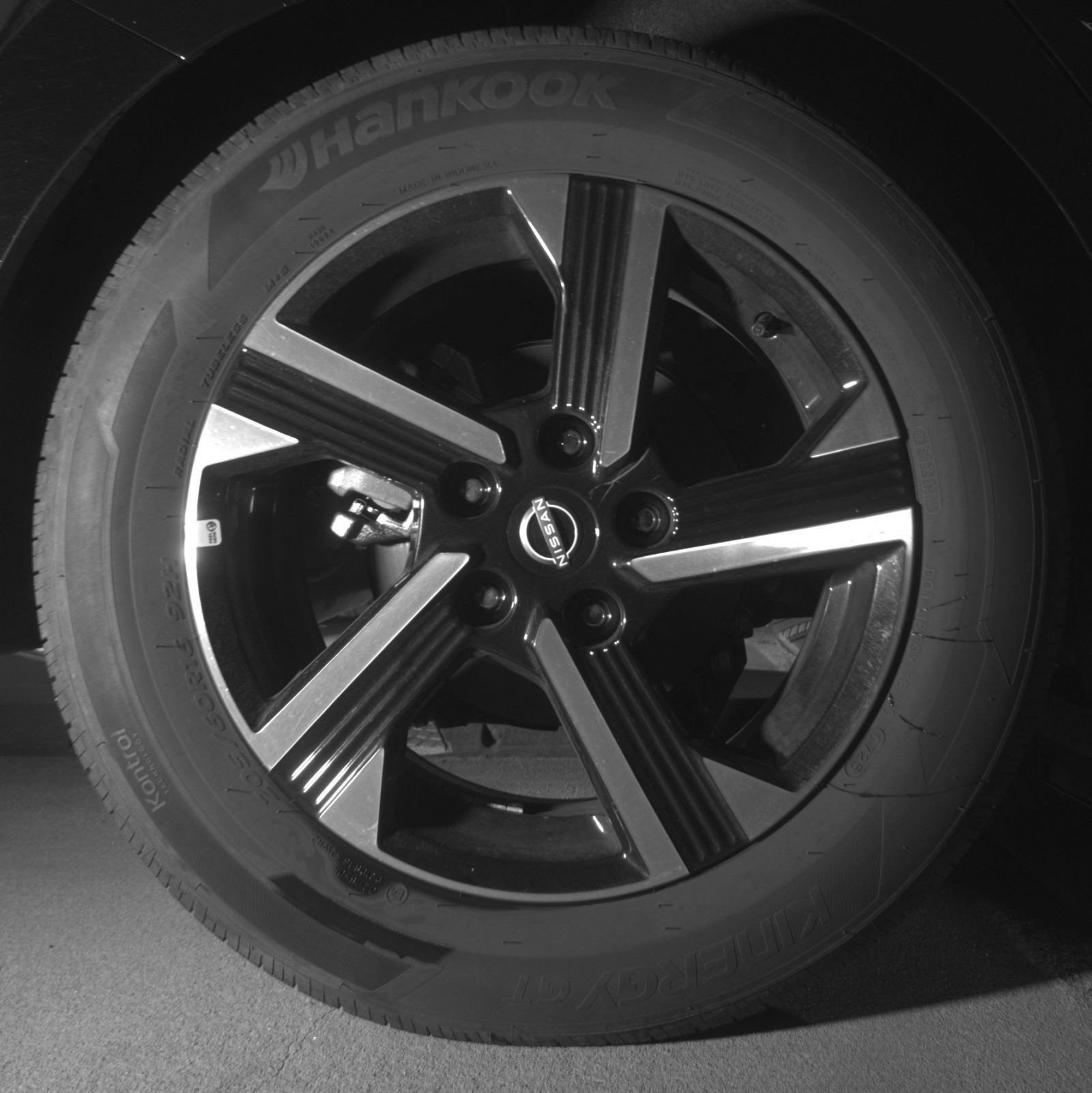Used 2025 Nissan Sentra SV FWD image 18