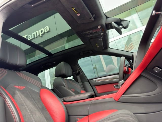 Used 2022 Bentley Bentayga AWD/4WD image 10