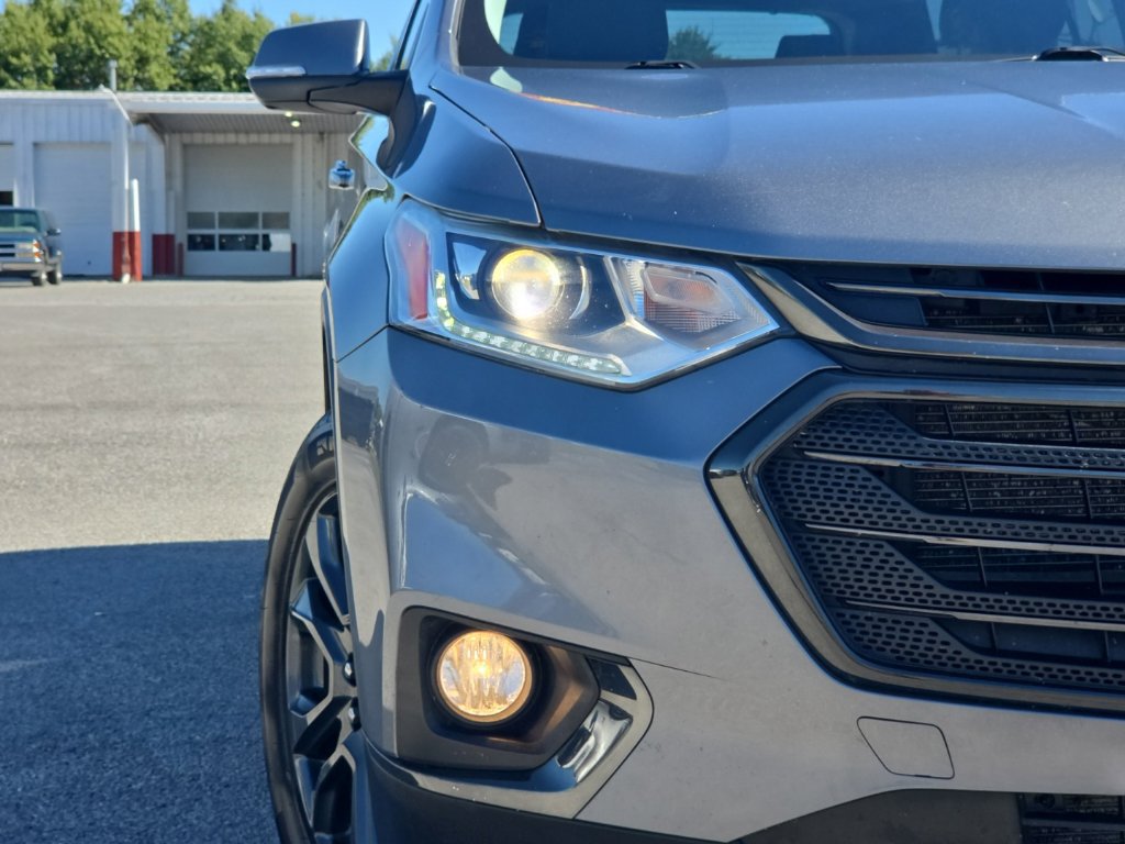 Used 2021 Chevrolet Traverse RS FWD image 9