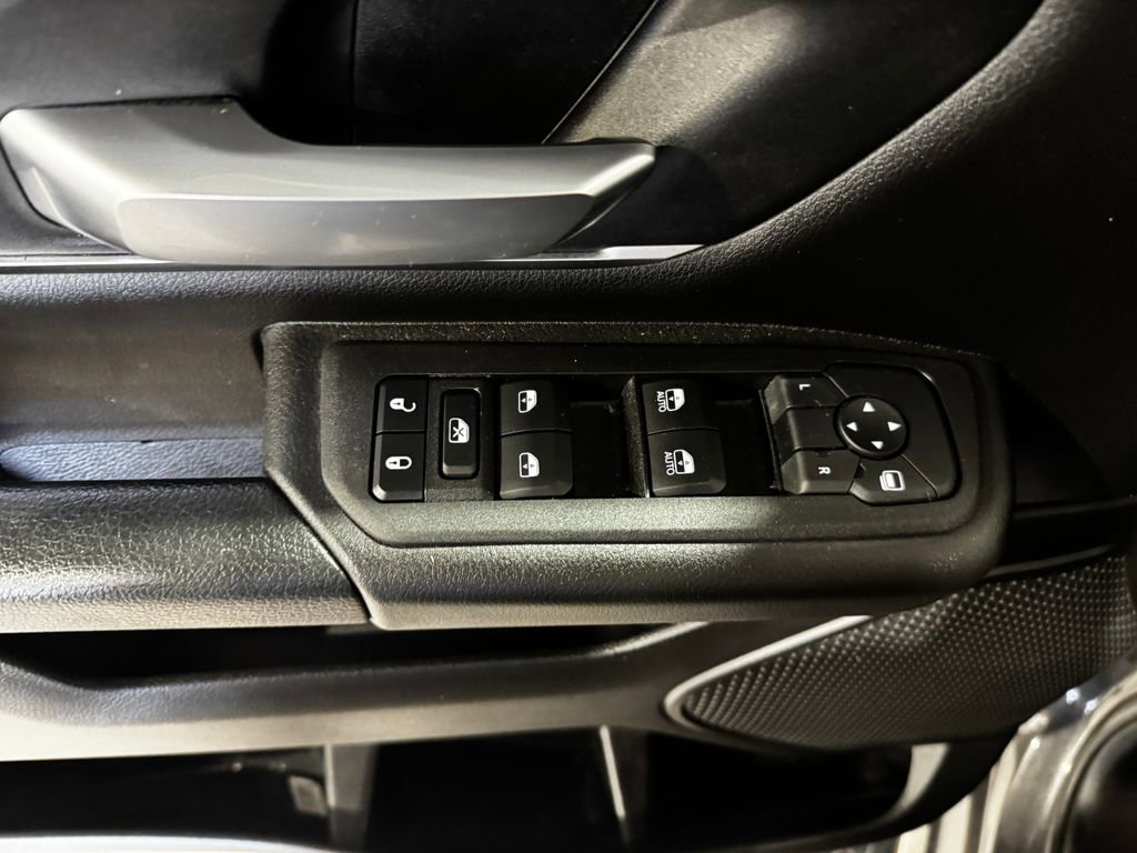 Used 2025 RAM 1500 Big Horn AWD/4WD image 16
