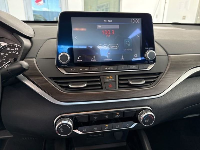 Used 2024 Nissan Altima 2.5 SV image 24